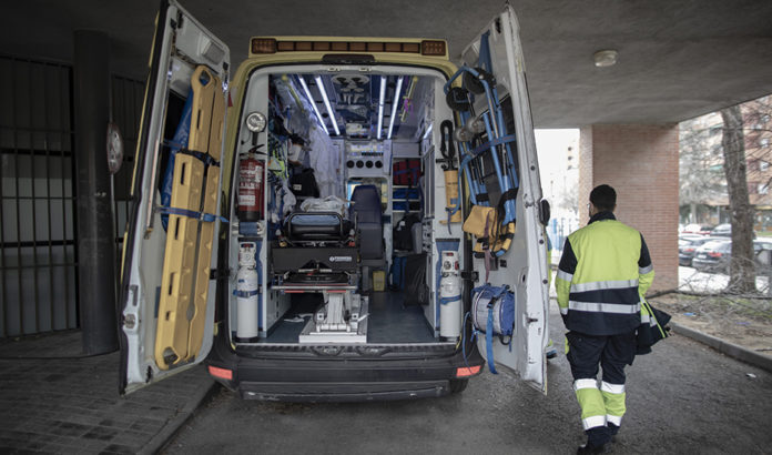 Un día de trabajo en una UVI móvil del SUMMA 112 durante la tercera ola del COVID-19
